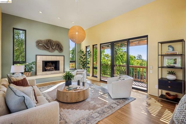 576 Vistamont Ave, Berkeley, CA 94708