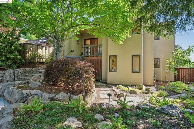 576 Vistamont Ave, Berkeley, CA 94708