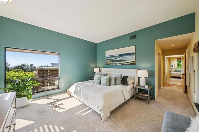 576 Vistamont Ave, Berkeley, CA 94708