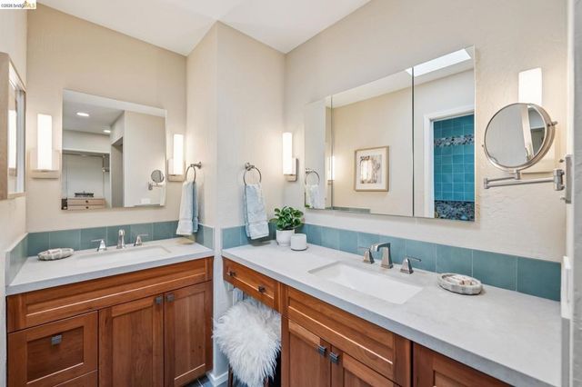 576 Vistamont Ave, Berkeley, CA 94708