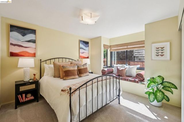 576 Vistamont Ave, Berkeley, CA 94708