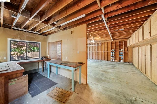 576 Vistamont Ave, Berkeley, CA 94708