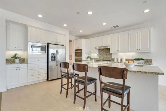 864 E Manresa Drive, Azusa, CA 91702