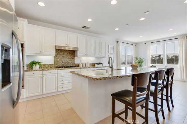 864 E Manresa Drive, Azusa, CA 91702