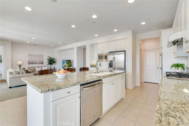 864 E Manresa Drive, Azusa, CA 91702