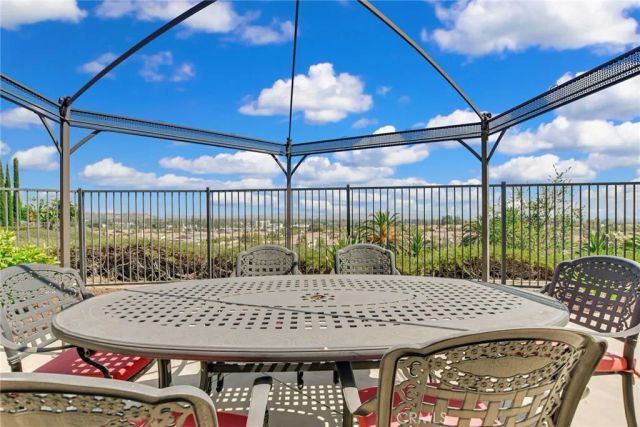 864 E Manresa Drive, Azusa, CA 91702