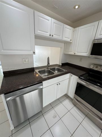 3005 NW 5th Ter 2, Pompano Beach, FL 33064