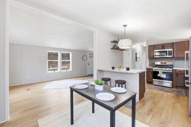 7939 W Moore Road, Ravenna, MI 49451