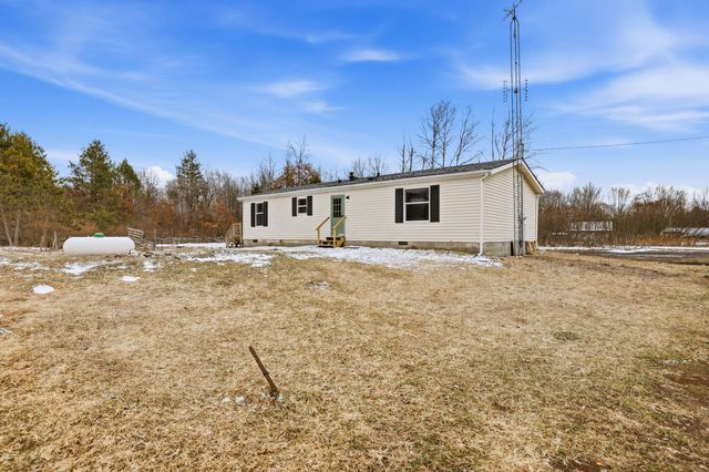 7939 W Moore Road, Ravenna, MI 49451