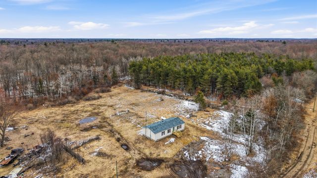 7939 W Moore Road, Ravenna, MI 49451