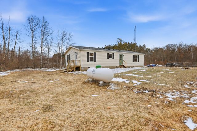 7939 W Moore Road, Ravenna, MI 49451