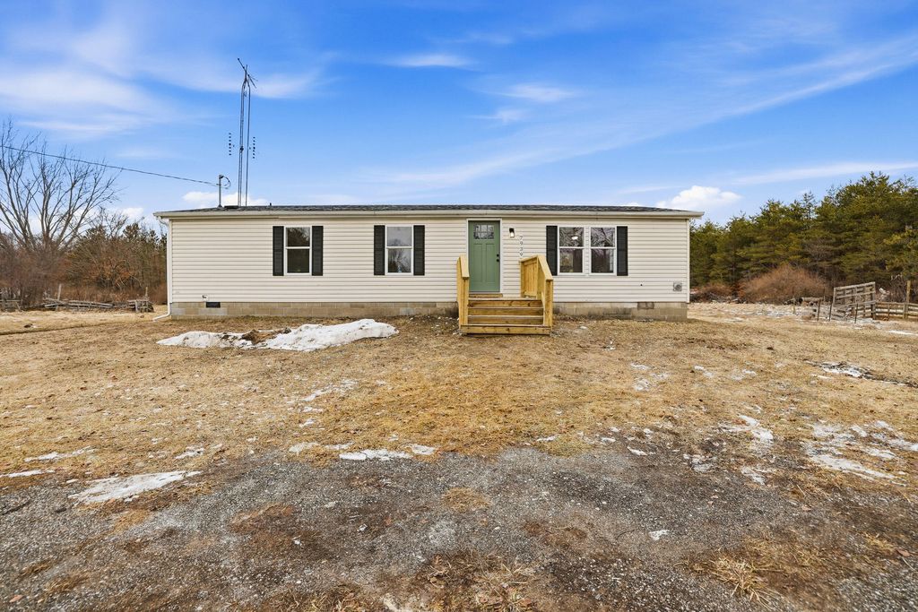 7939 W Moore Road, Ravenna, MI 49451