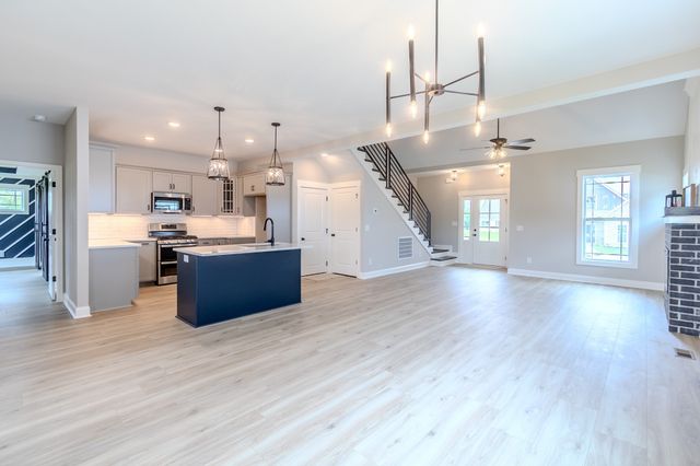 213 Harvest Moon Dr, Clarksville, TN 37043