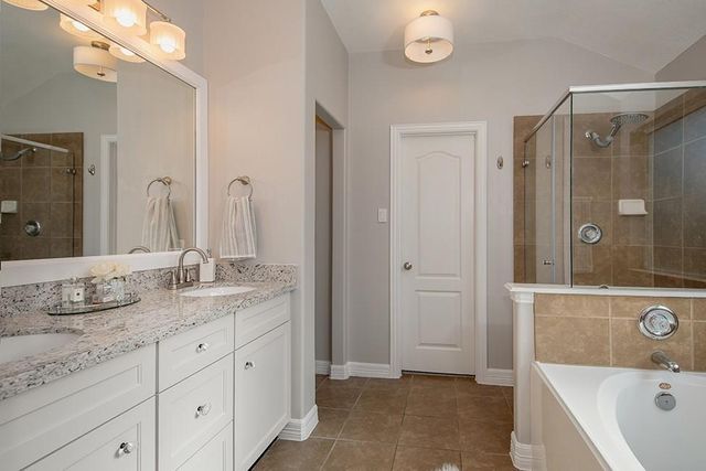 419 Oak Chase Drive, Conroe, TX 77304