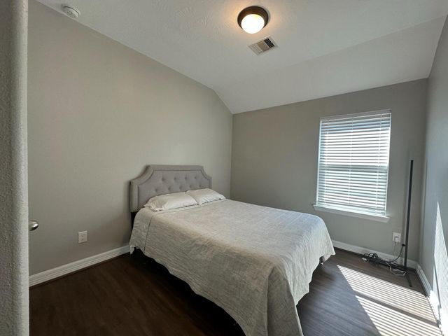 419 Oak Chase Drive, Conroe, TX 77304