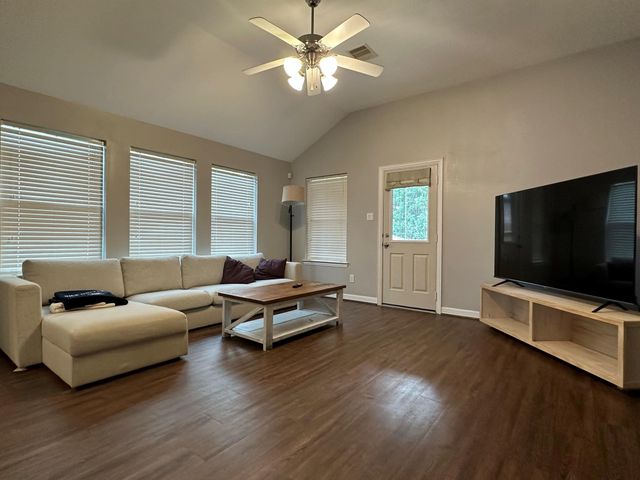 419 Oak Chase Drive, Conroe, TX 77304