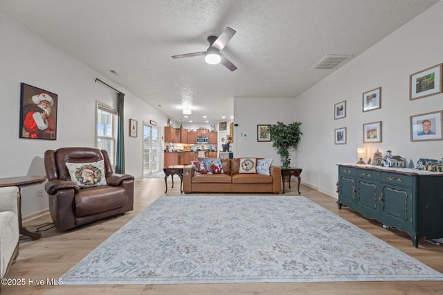 113 Long Pond Drive, Sneads Ferry, NC 28460