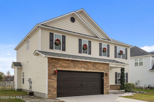 113 Long Pond Drive, Sneads Ferry, NC 28460