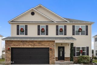 113 Long Pond Drive, Sneads Ferry, NC 28460