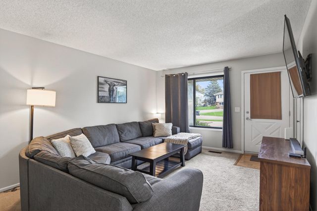 5973 Dellwood Avenue, Shoreview, MN 55126