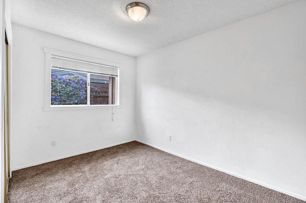 Image 14 of property listing at 4466 N Cornelia Avenue, Fresno, CA 93722
