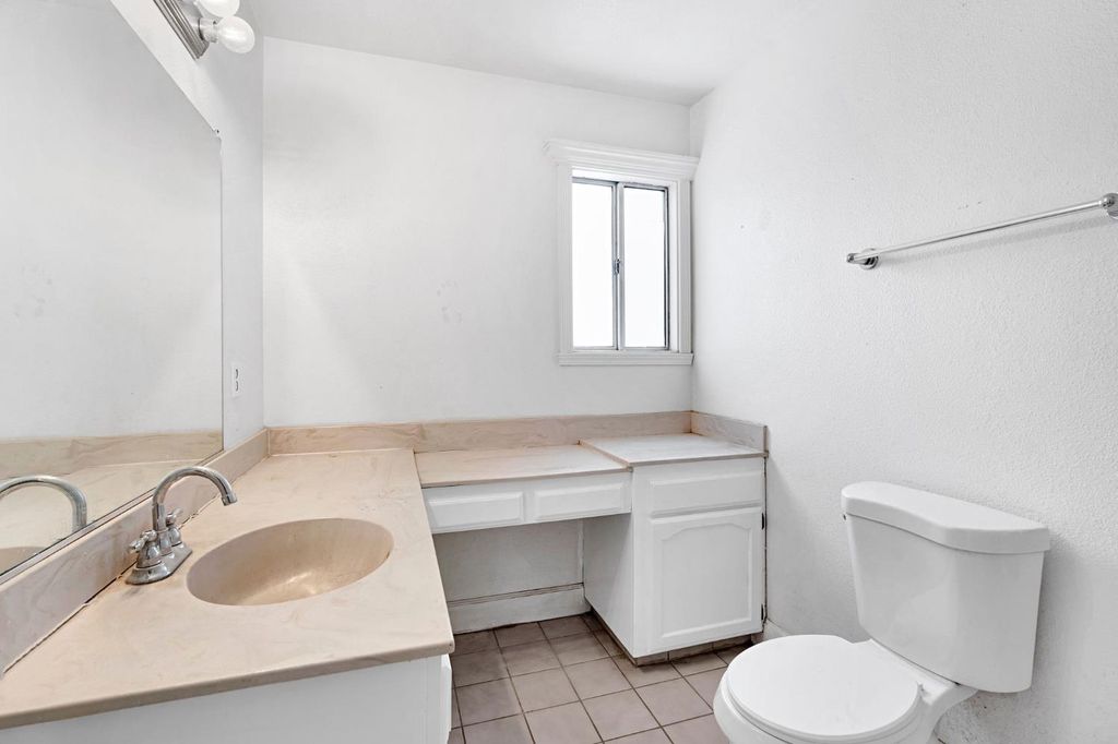 Image 20 of property listing at 4466 N Cornelia Avenue, Fresno, CA 93722