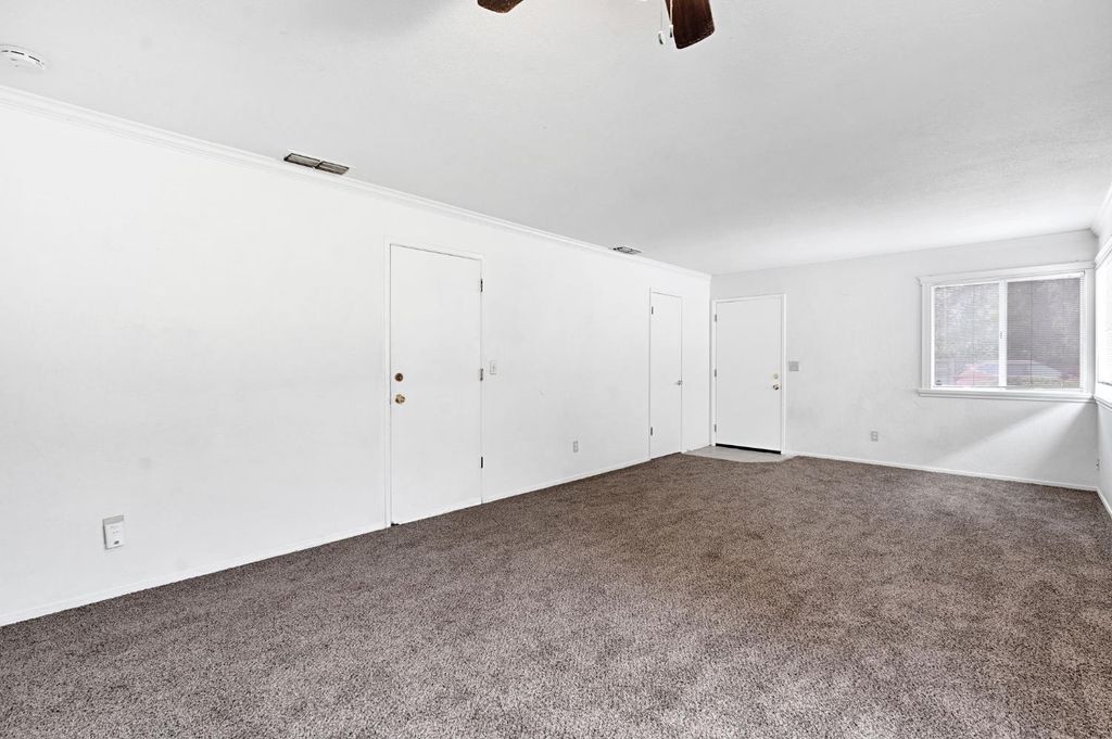 Image 7 of property listing at 4466 N Cornelia Avenue, Fresno, CA 93722