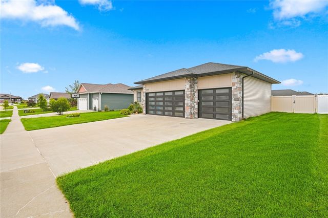 2013 Reese Road, Cedar Falls, IA 50613