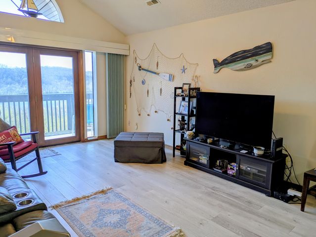 150 Sunken Forest Dr. 7-202, Forsyth, MO 65653