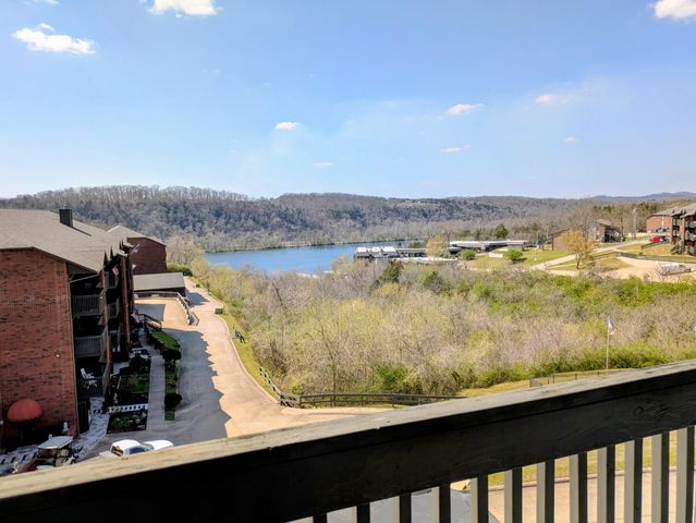 150 Sunken Forest Dr. 7-202, Forsyth, MO 65653