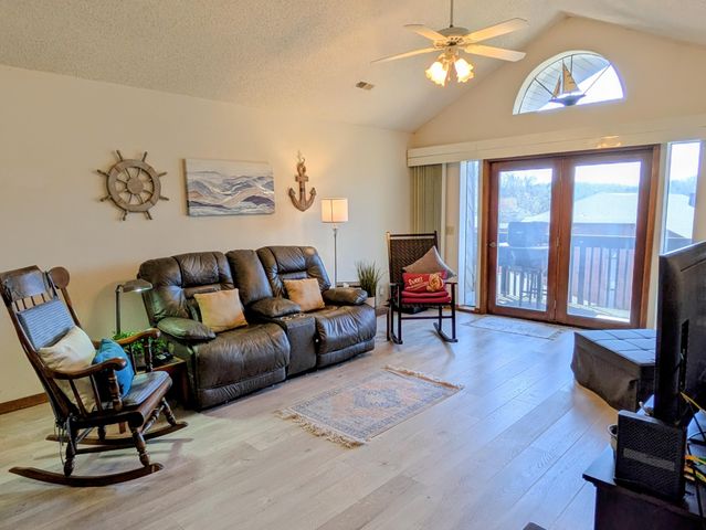 150 Sunken Forest Dr. 7-202, Forsyth, MO 65653