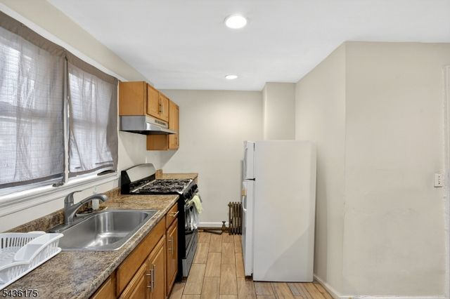 527 Valley St 2, City Of Orange Twp., NJ 07050