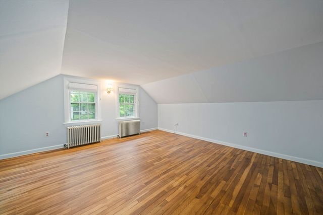 42 Old Barnstable Rd, Falmouth, MA 02536