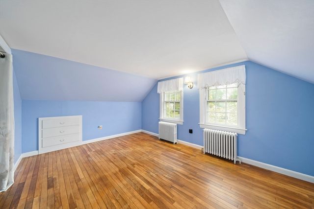 42 Old Barnstable Rd, Falmouth, MA 02536