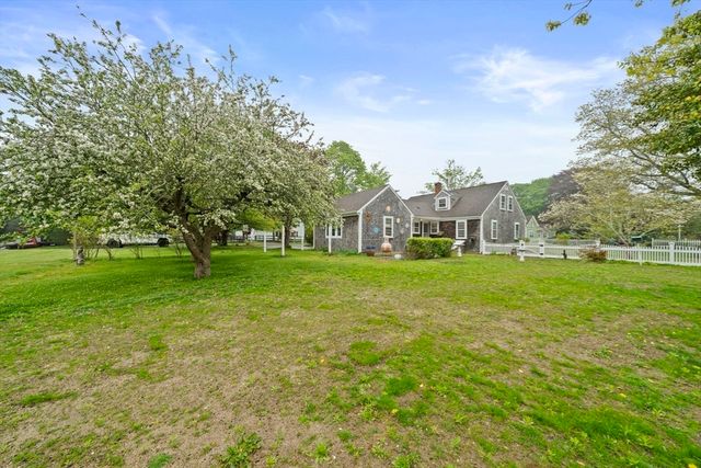 42 Old Barnstable Rd, Falmouth, MA 02536