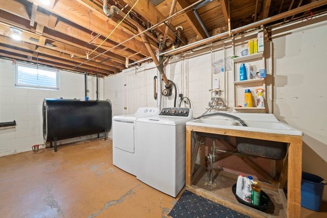 42 Old Barnstable Rd, Falmouth, MA 02536