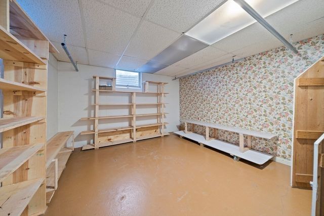 42 Old Barnstable Rd, Falmouth, MA 02536