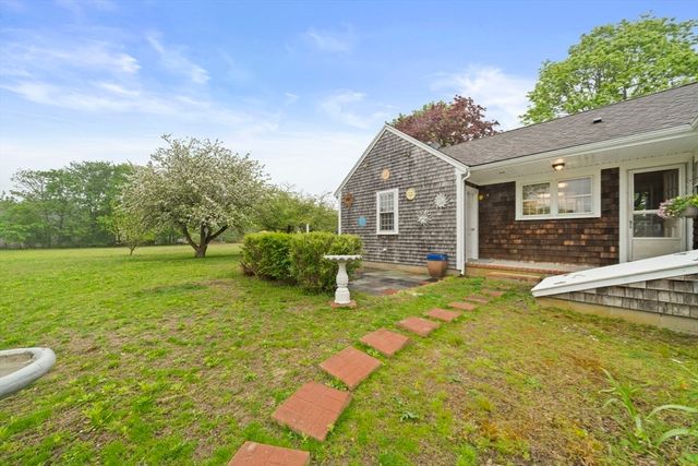 42 Old Barnstable Rd, Falmouth, MA 02536