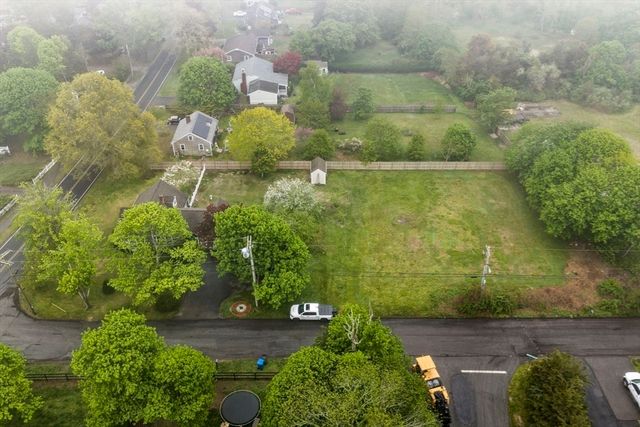 42 Old Barnstable Rd, Falmouth, MA 02536