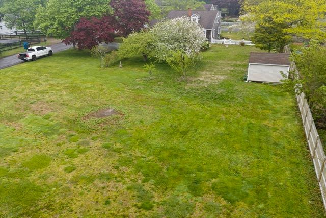 42 Old Barnstable Rd, Falmouth, MA 02536