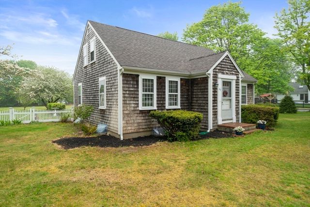 42 Old Barnstable Rd, Falmouth, MA 02536