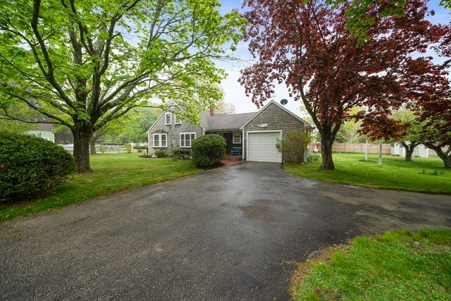 42 Old Barnstable Rd, Falmouth, MA 02536