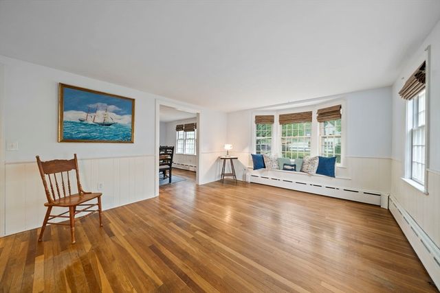 42 Old Barnstable Rd, Falmouth, MA 02536