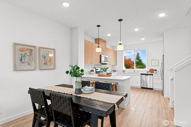1403 SW 111th Lane, Seattle, WA 98146