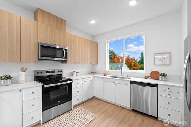 1403 SW 111th Lane, Seattle, WA 98146