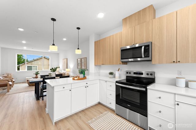 1403 SW 111th Lane, Seattle, WA 98146