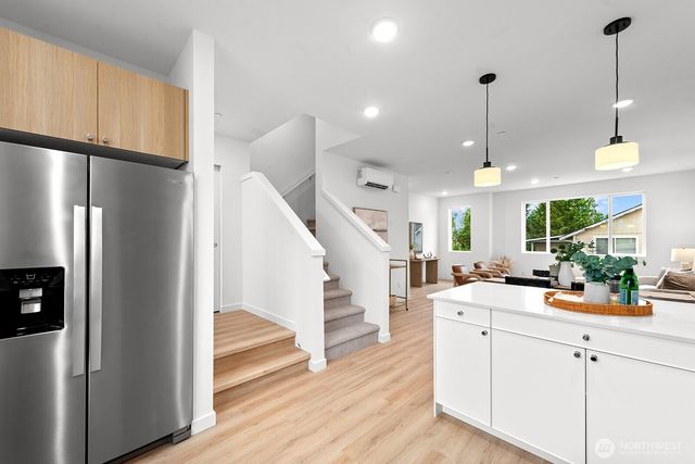1403 SW 111th Lane, Seattle, WA 98146