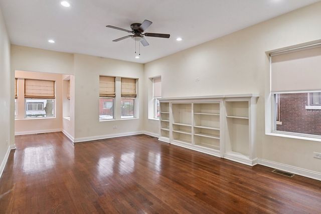 6818 S Chappel Avenue, Chicago, IL 60649