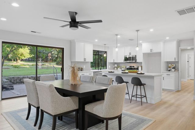 2534 Garfield Ave, Carmichael, CA 95608
