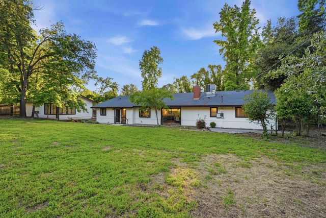 2534 Garfield Ave, Carmichael, CA 95608
